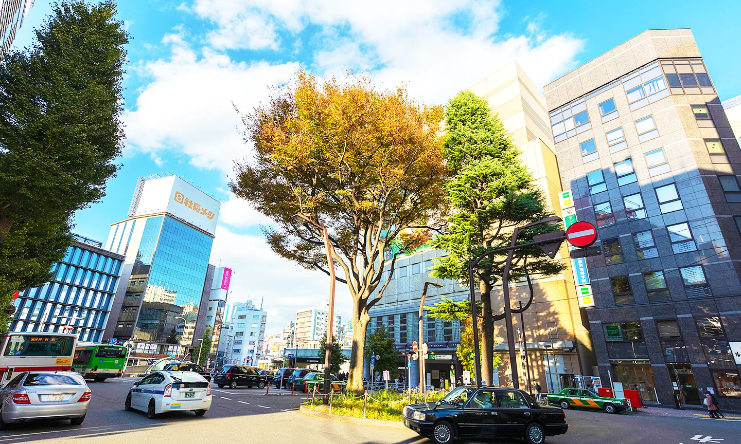 恵比寿周辺の青空と高層ビル群