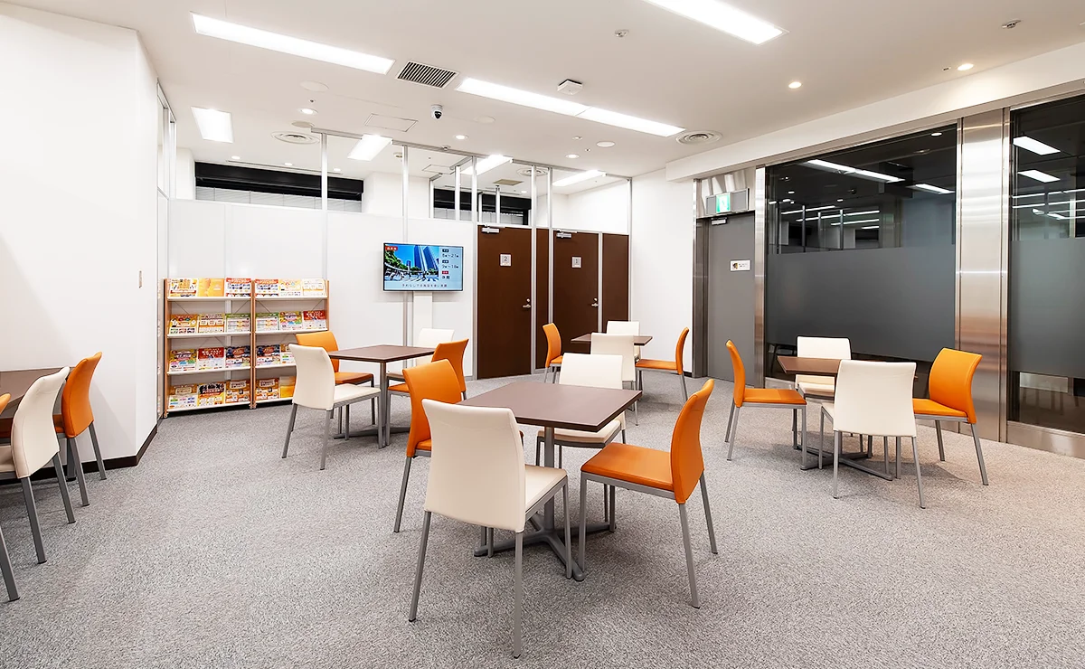西新宿アントレサロンの無料オープンラウンジ