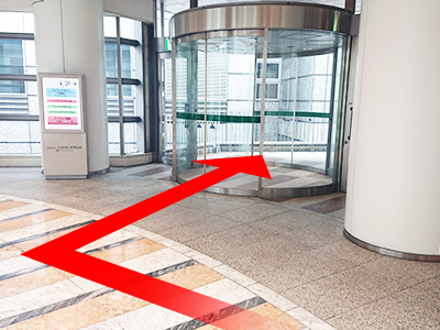 西新宿駅からの最短ルート 道順4の写真