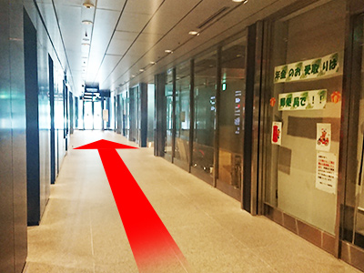 西新宿駅からの最短ルート 道順7の写真