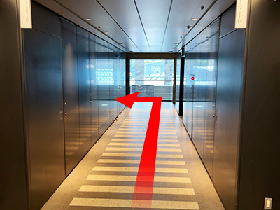 西新宿駅からの雨の日ルート 道順7の写真